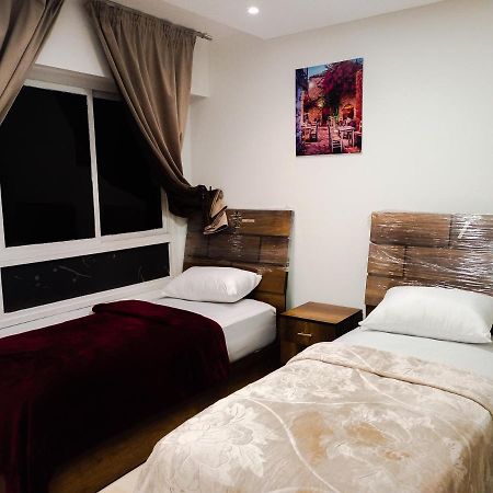 Amazing Appartement Au Centre Ville En Face Hilton & Gare Train De Tgv De Tanger Exterior foto