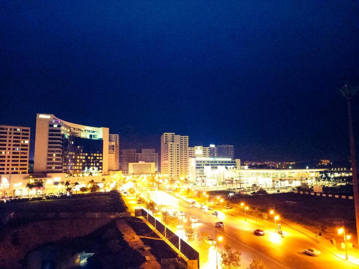 Amazing Appartement Au Centre Ville En Face Hilton & Gare Train De Tgv De Tanger Exterior foto