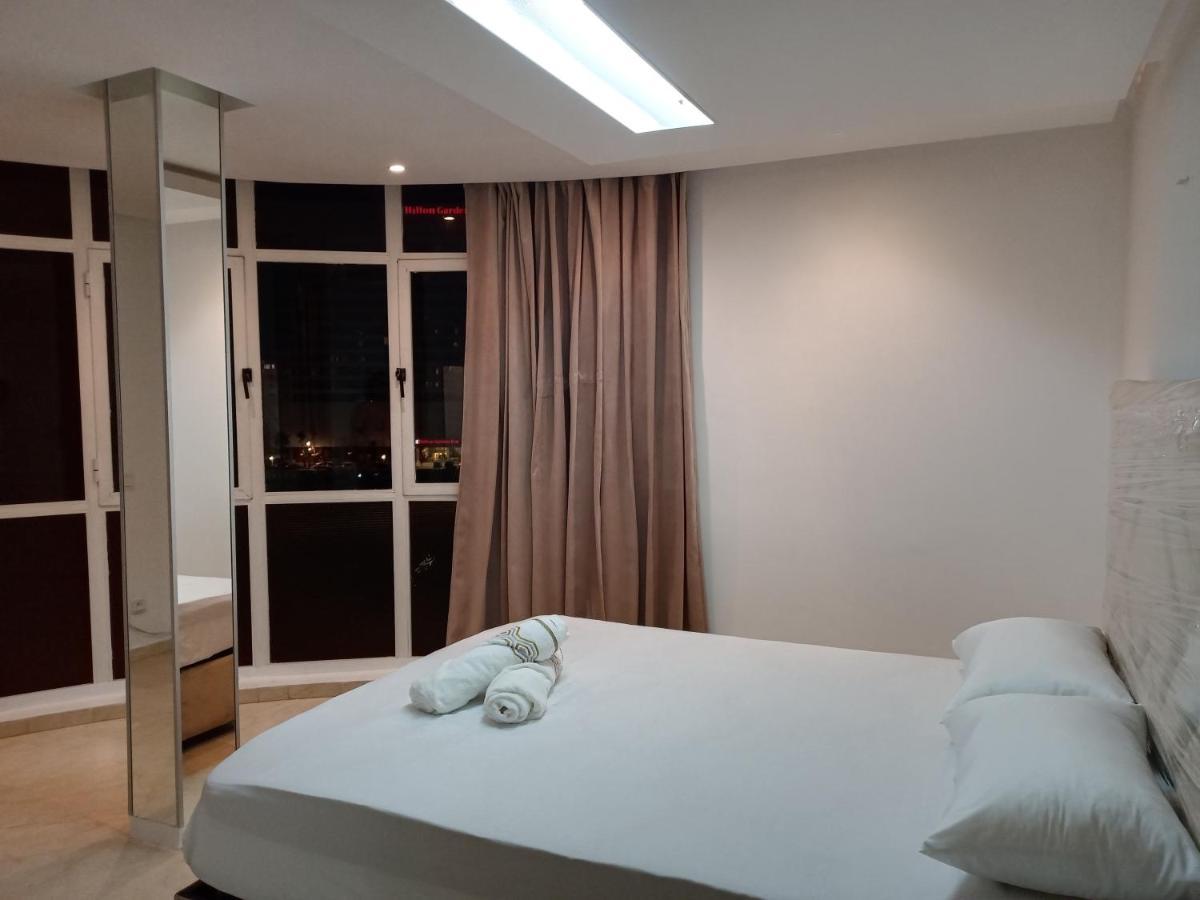 Amazing Appartement Au Centre Ville En Face Hilton & Gare Train De Tgv De Tanger Exterior foto