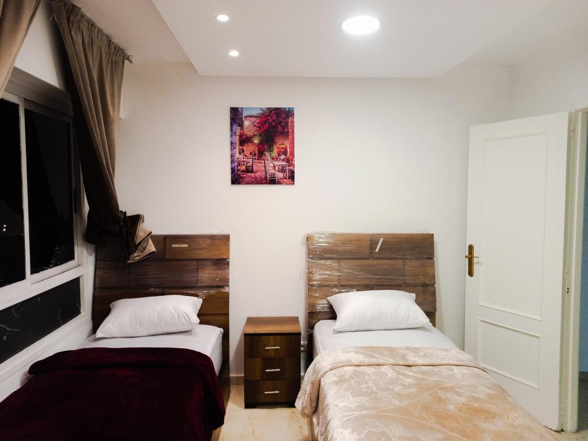 Amazing Appartement Au Centre Ville En Face Hilton & Gare Train De Tgv De Tanger Exterior foto